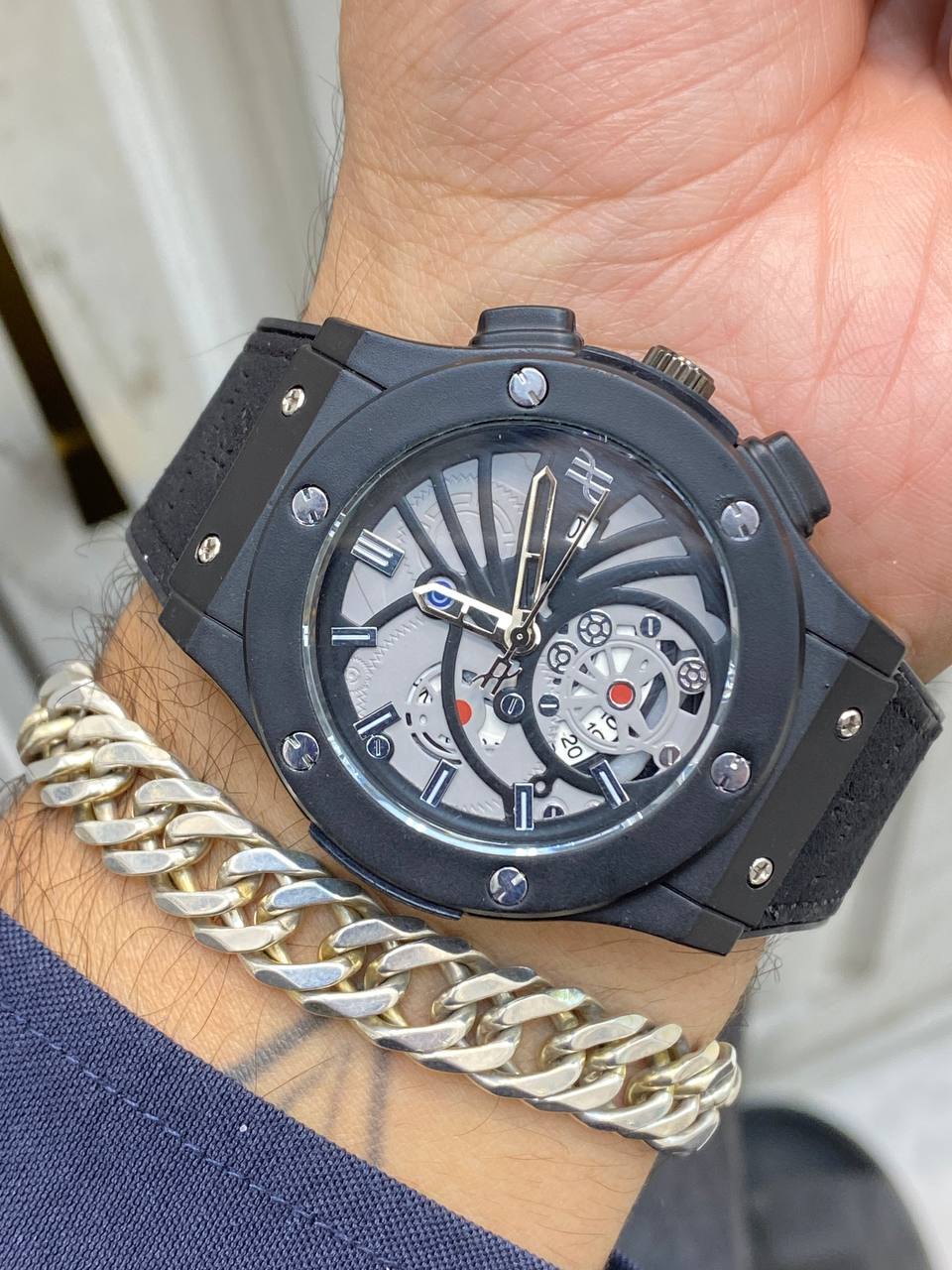 ساعت هابلوت مردانه با بند ثابت